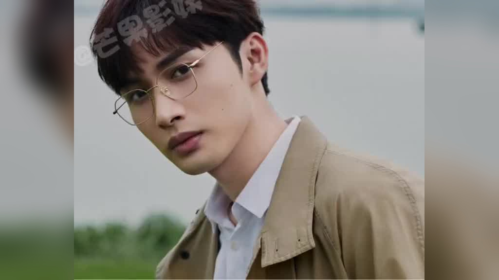 逃跑可耻但有用,张彬彬何洛洛跑得快赢摔跤比赛,哈哈!