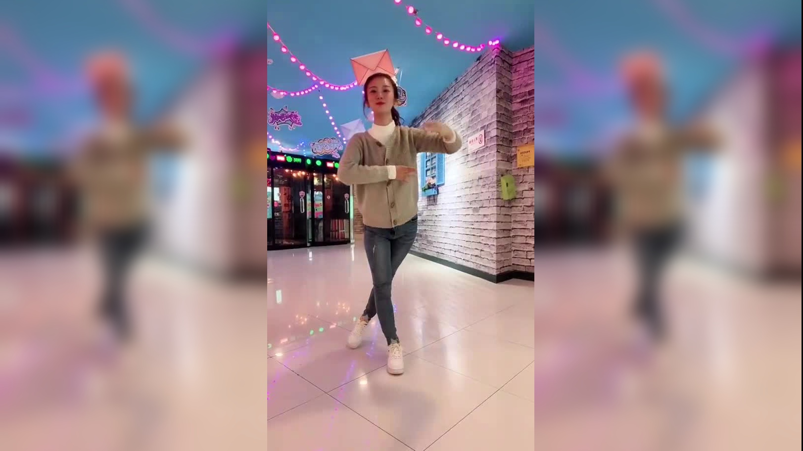 蕃尼:悦儿的公主裙太耀眼了,马树让她换一身黑色的!