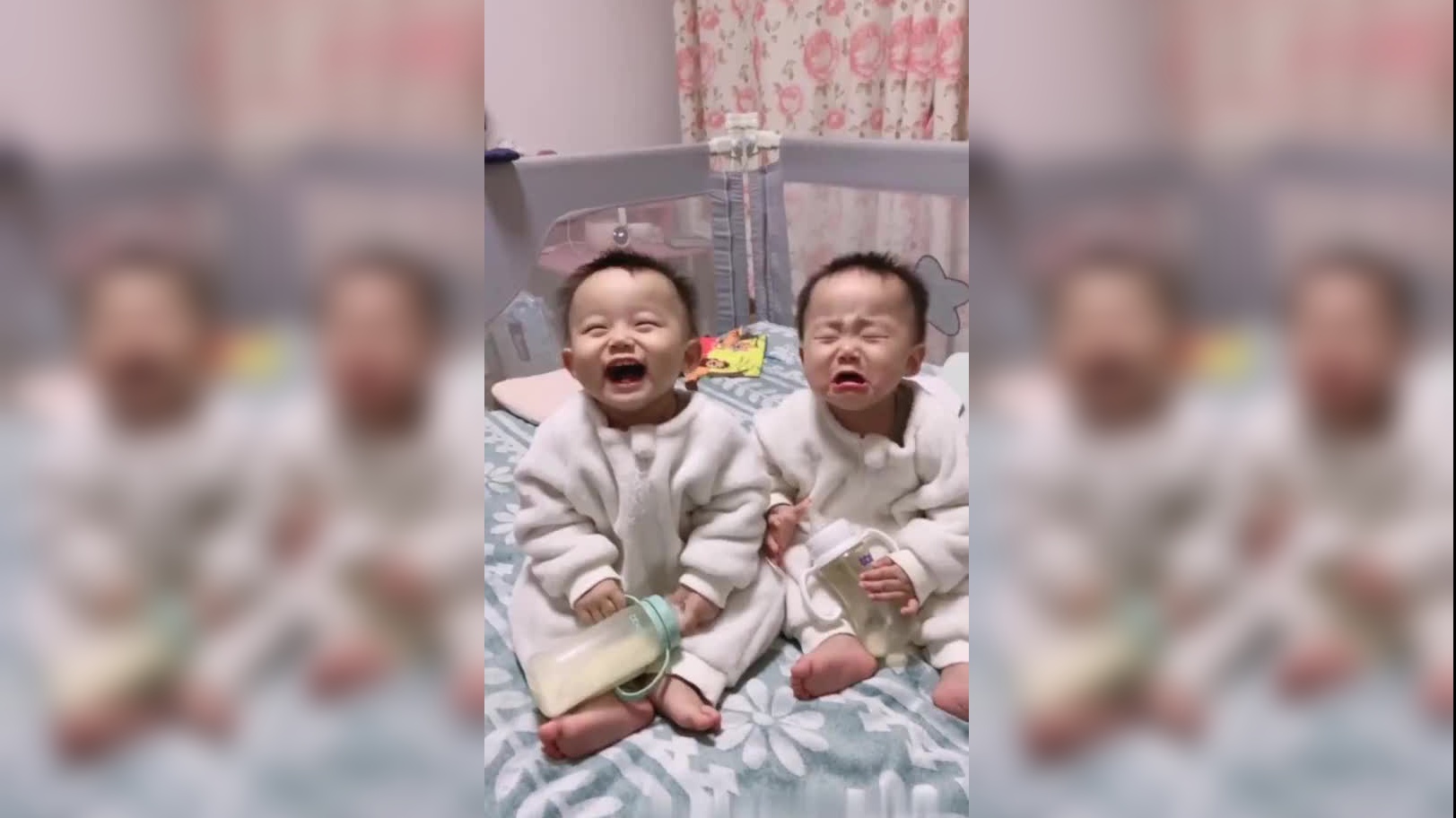 双胞胎弟弟变脸真快,上一秒还在笑,下一秒就哭了,哥哥都看愣了