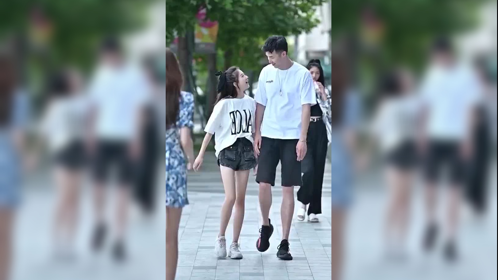 喜剧人7:李艺彤和秦霄贤组傻子cp,老秦丑照连拍辣眼