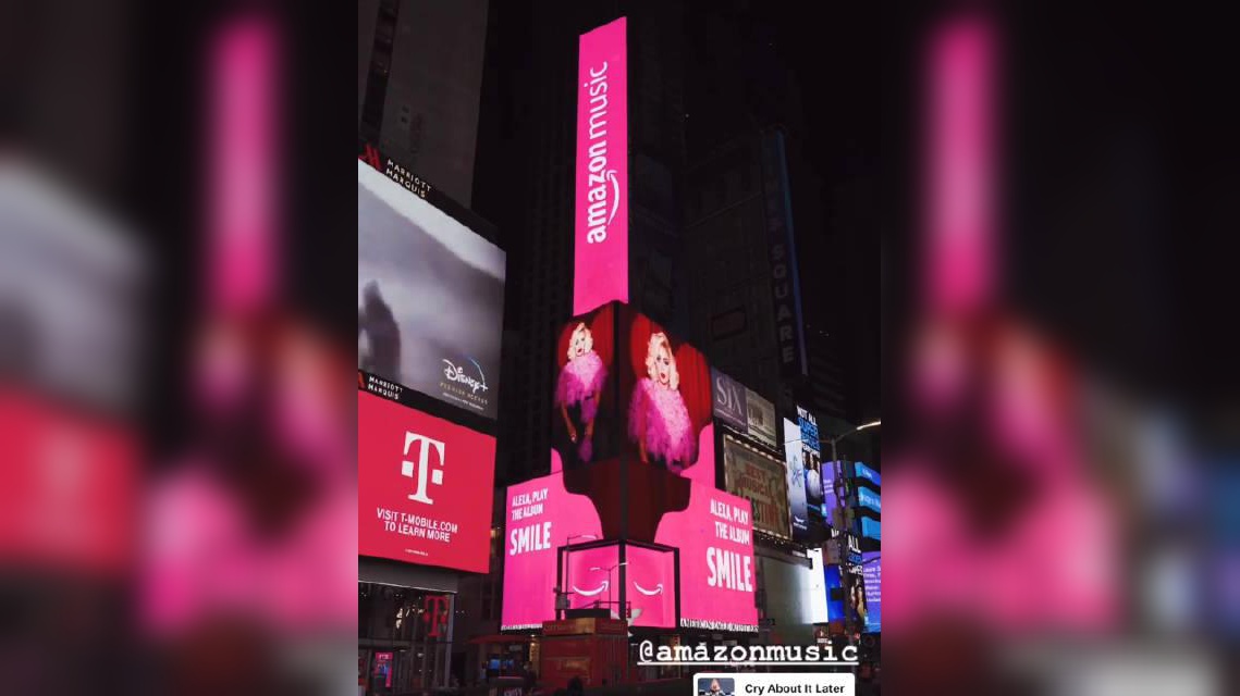 《smile》亚马逊音乐在美国的广告牌