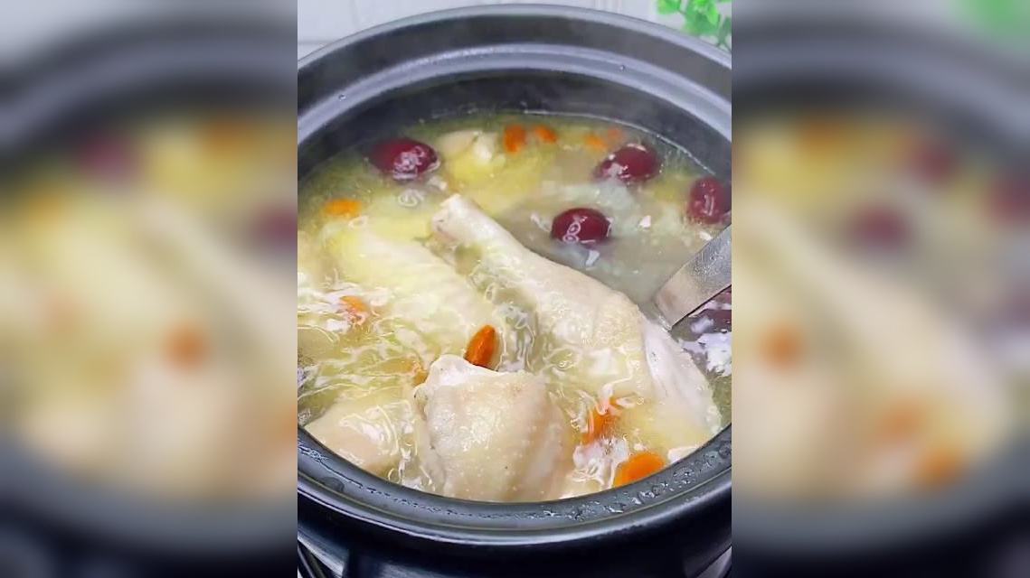 家常炖鸡汤(做法).太适合这个季节喝了