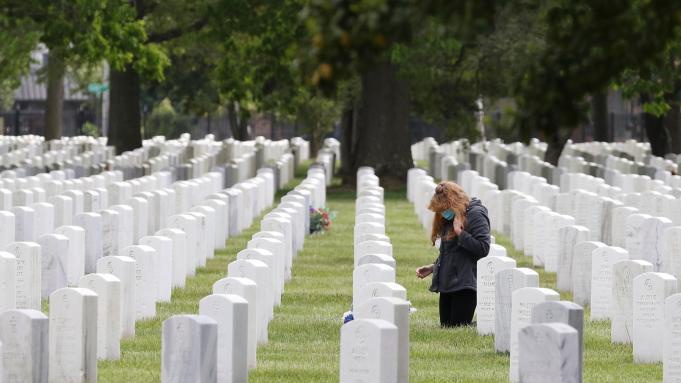 美国警察对9岁非洲裔女孩暴力执法 喷胡椒喷雾