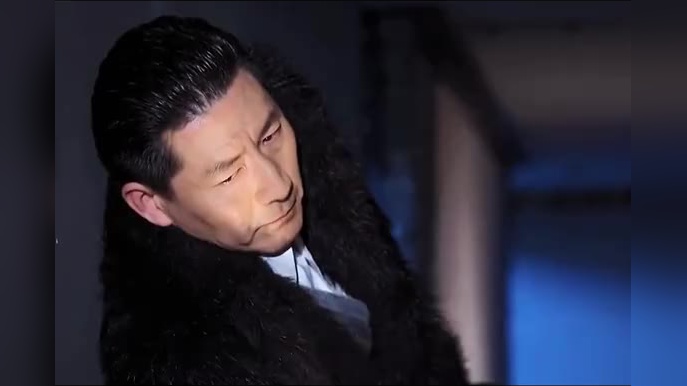燕双鹰占了马老板的地盘,还对光复社社长出言不逊,这实力真强
