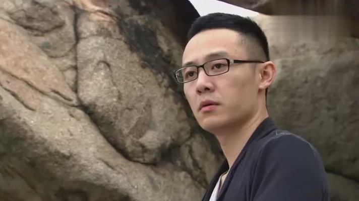 门第:马小龙跟照片结婚,还得了精神病,春生做法没毛病