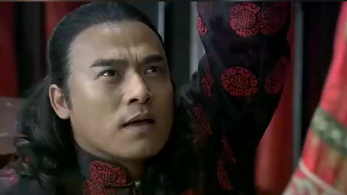 泰迪母爱泛滥,主人偷孙玛丽的孩子给它搂着,结局太逗了!