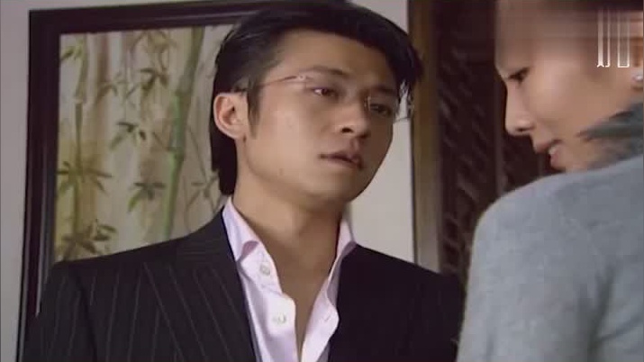 荣归:苏冬特别生气,砸了李明捷的跑车,看着就爽!