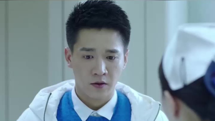 毒枭暗杀刑警队长,哪料小护士是个高手,单挑毒枭真小菜一碟