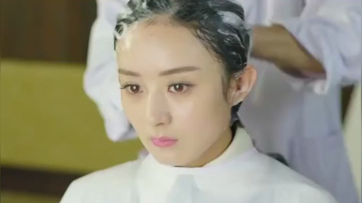 擒狼:胭脂去打劫大金牙,大金牙气势汹汹,没想是个怂瓜