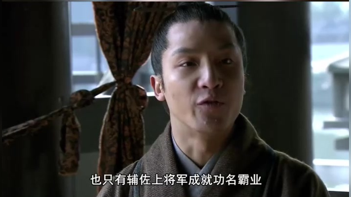 三国:陈圭陈登父子,使劲吹捧吕布,让他渐渐迷失自己