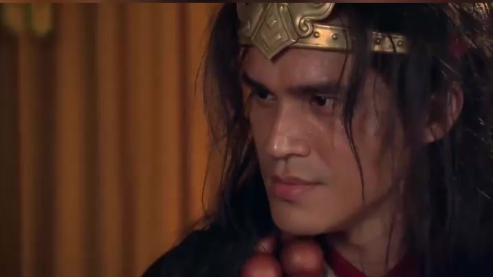 金定替武松包扎,还救走其他人,大爷发现情况也追来了