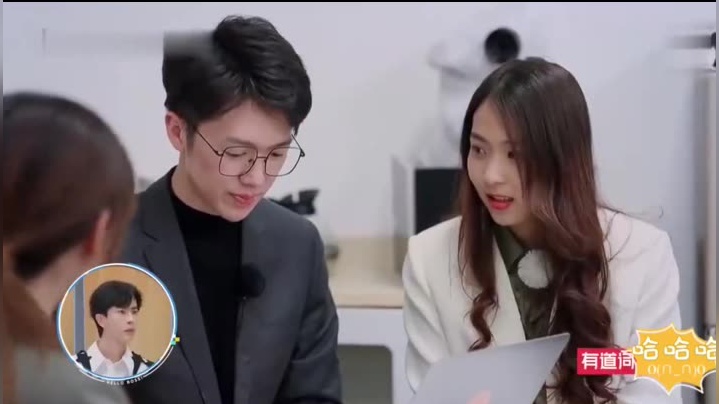 梁坚洛家庭环境曝光,独栋别墅,梁妈妈亮相有被惊艳到丨初入职场