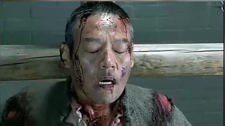 打狗棍,那图鲁要杀了戴天理,叫花子出现,助戴天理逃出了那家