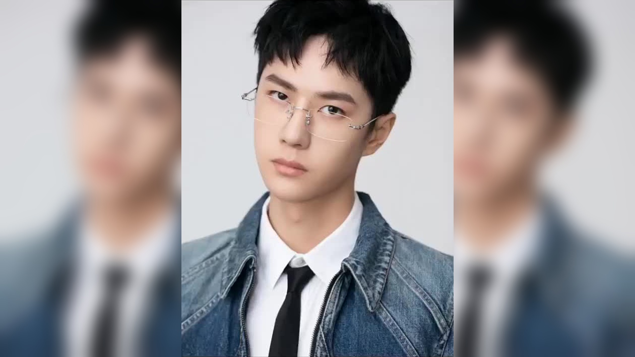 王一博高燃极限瞬间,驾驭赛摩拍广告,带黑框眼镜化身奶油小生!