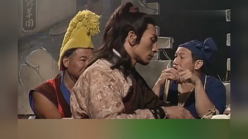 周伯通为给郭襄报仇,大战金轮法王,原来周伯通也有硬气的时候