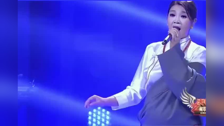 倪尔萍《你走进了我的心房》旋律伤感,听一次心碎一次