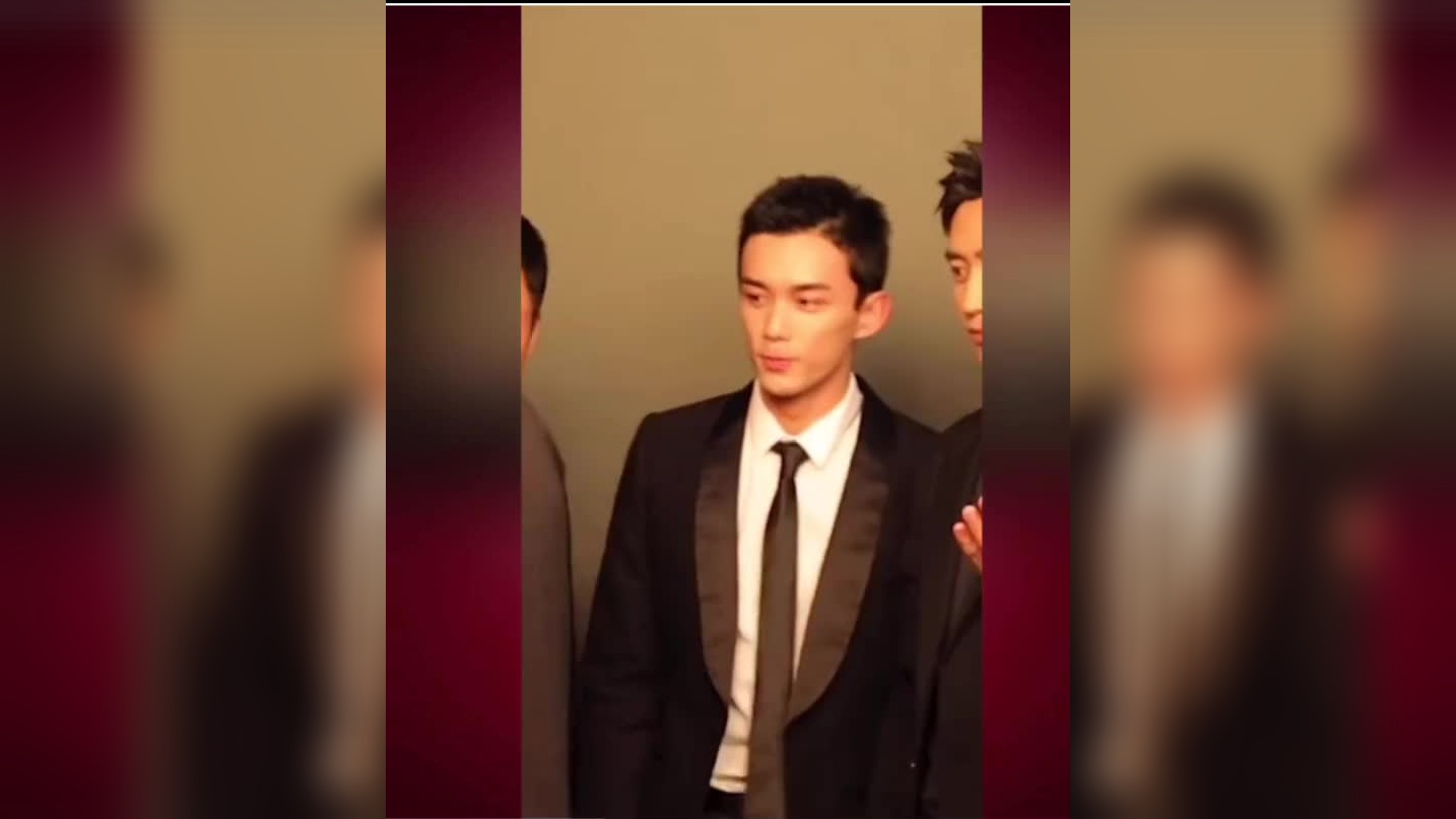 邓伦吴磊为打开箱子,嘟嘴卖萌满房间乱吹,网友:肺活量真大!