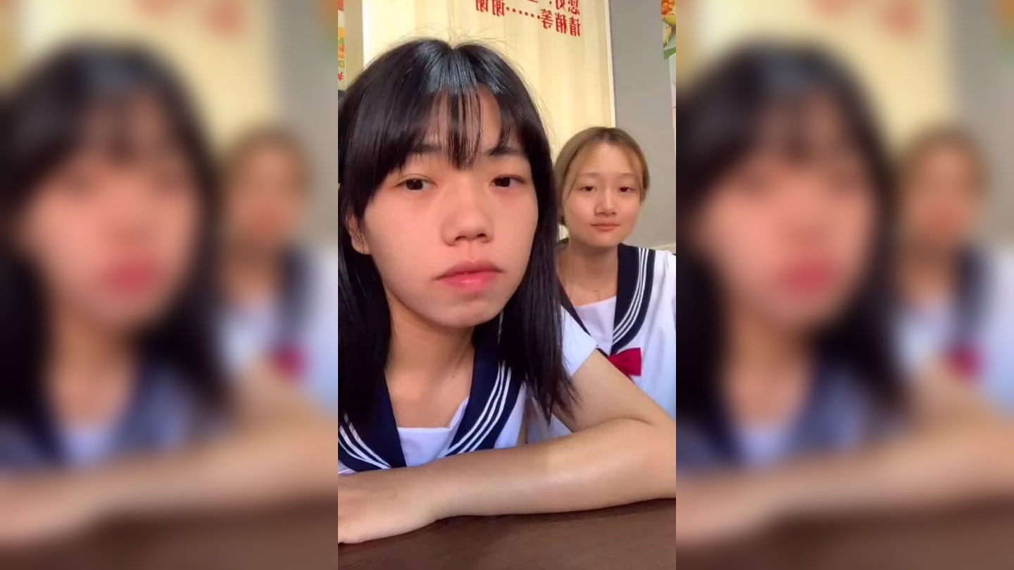 村里的小芳:给国宝网红拍段子