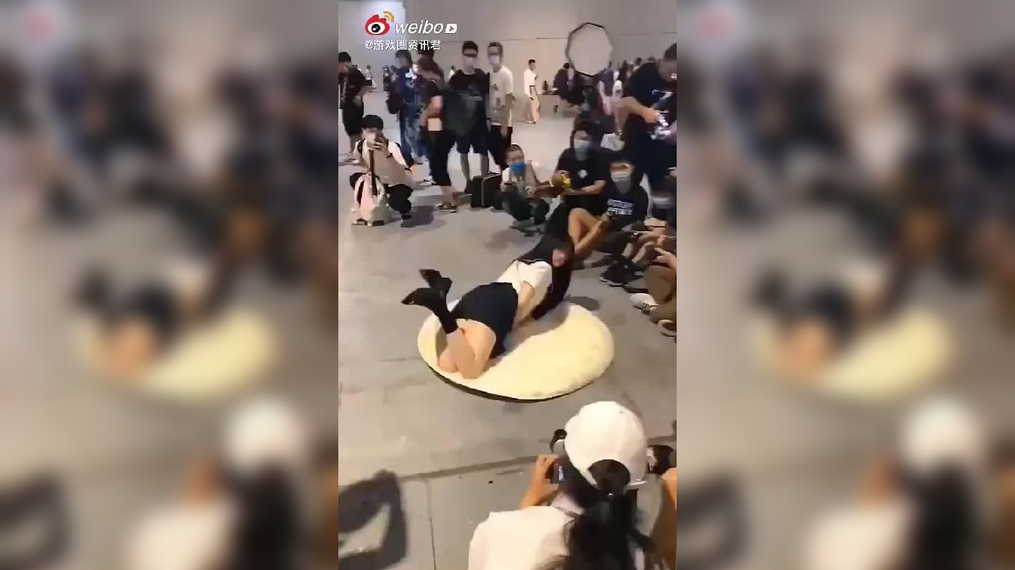 天乐爆料童年阴影,自称常被人误会成女孩,见人就脱裤子