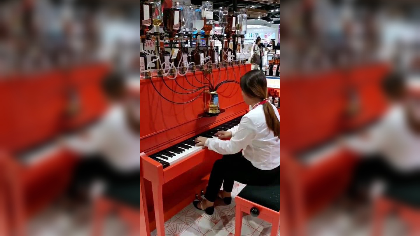 jerryc张逸帆电吉他版卡农真是好听太棒了!