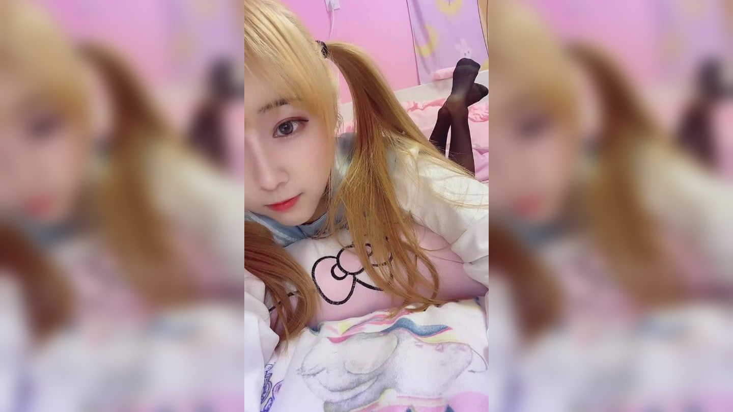 网红萝莉妹:苓妹被直男怼得无语了,换你能怼赢吗?