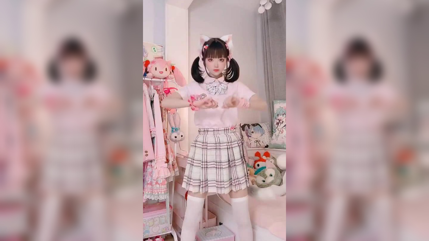 网红萝莉妹:苓妹被直男怼得无语了,换你能怼赢吗?