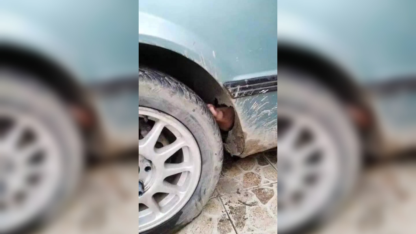 冰雪路段开车需谨慎,这个脚刹是认真的吗?