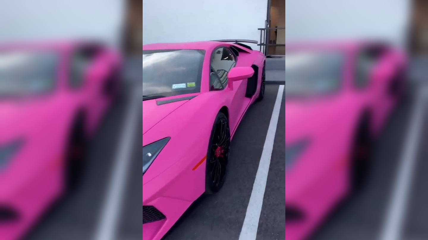 特别适合女孩子开的粉色兰博基尼