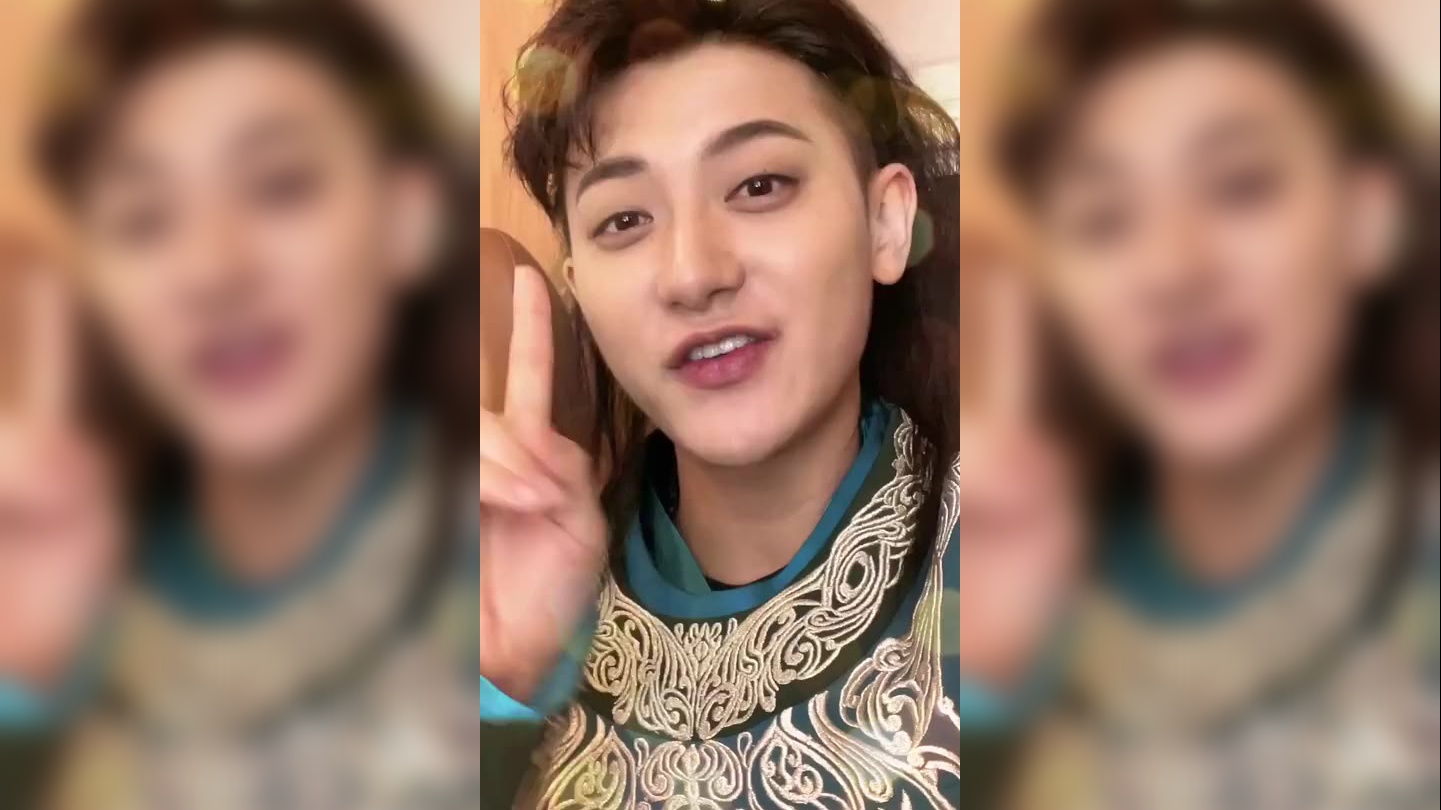 黄子韬:这是萌探里的新造型希望大家不要曝光