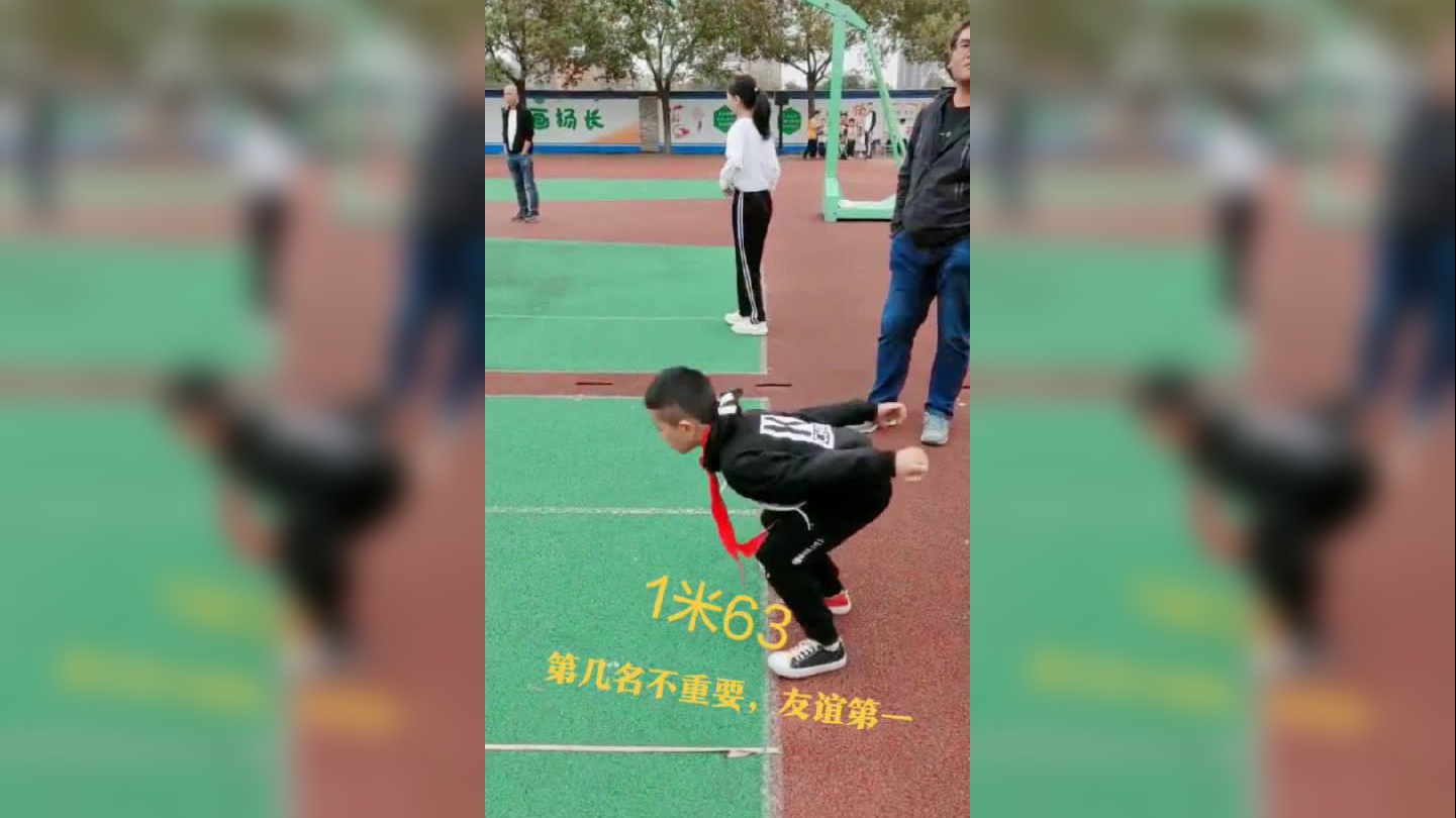 国外小学生4×200米田径比赛,最后一棒逆转简直太逆天!
