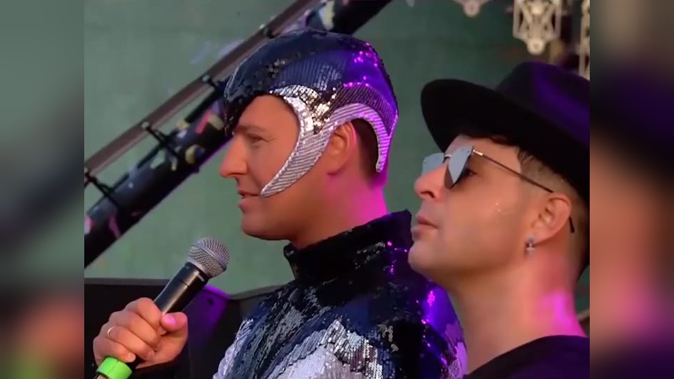 维塔斯,电音现场大秀弹舌