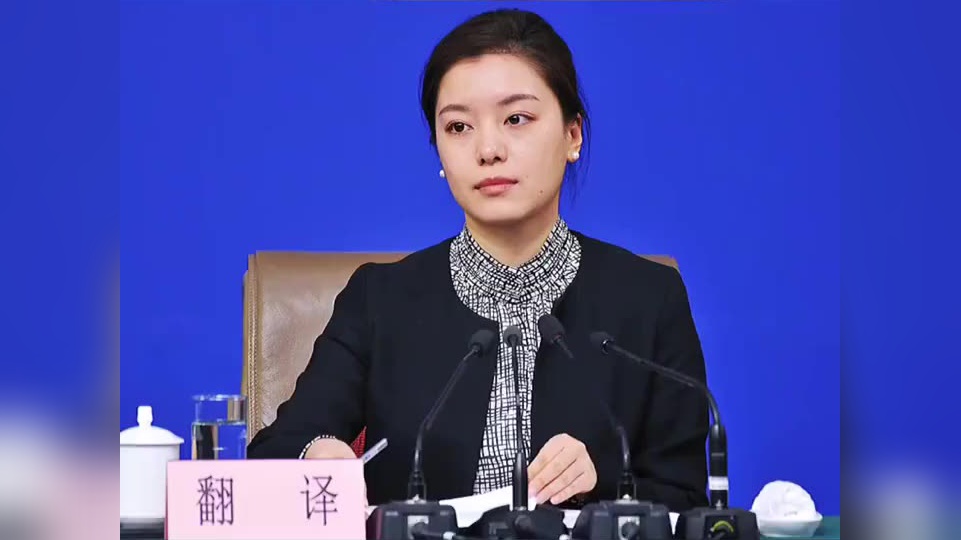 中美对话翻译官张京16年前演讲曝光:大气笑言想当成功外交官