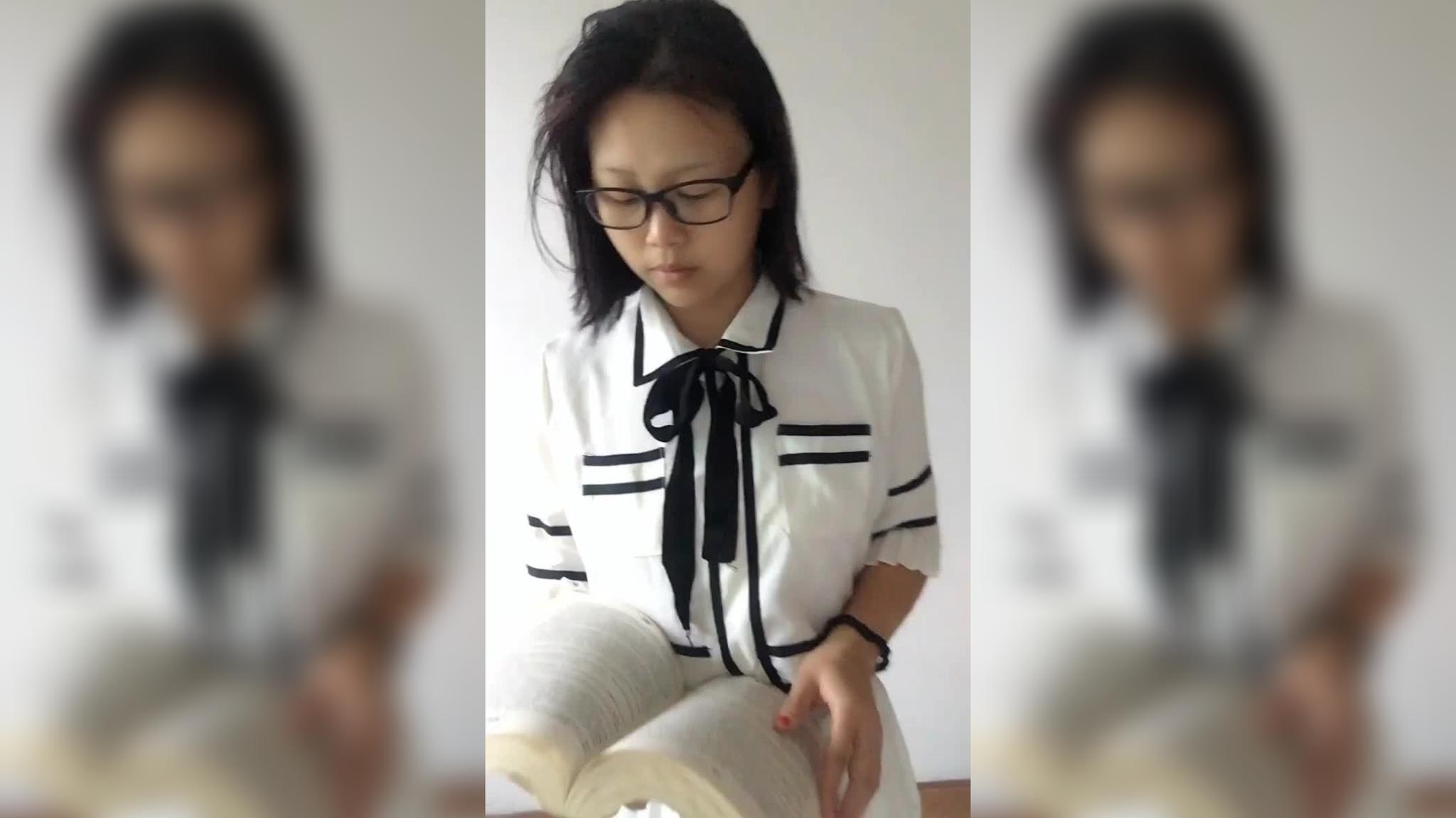 午夜整容室:校花作品展出,老师很不满意,大发雷霆