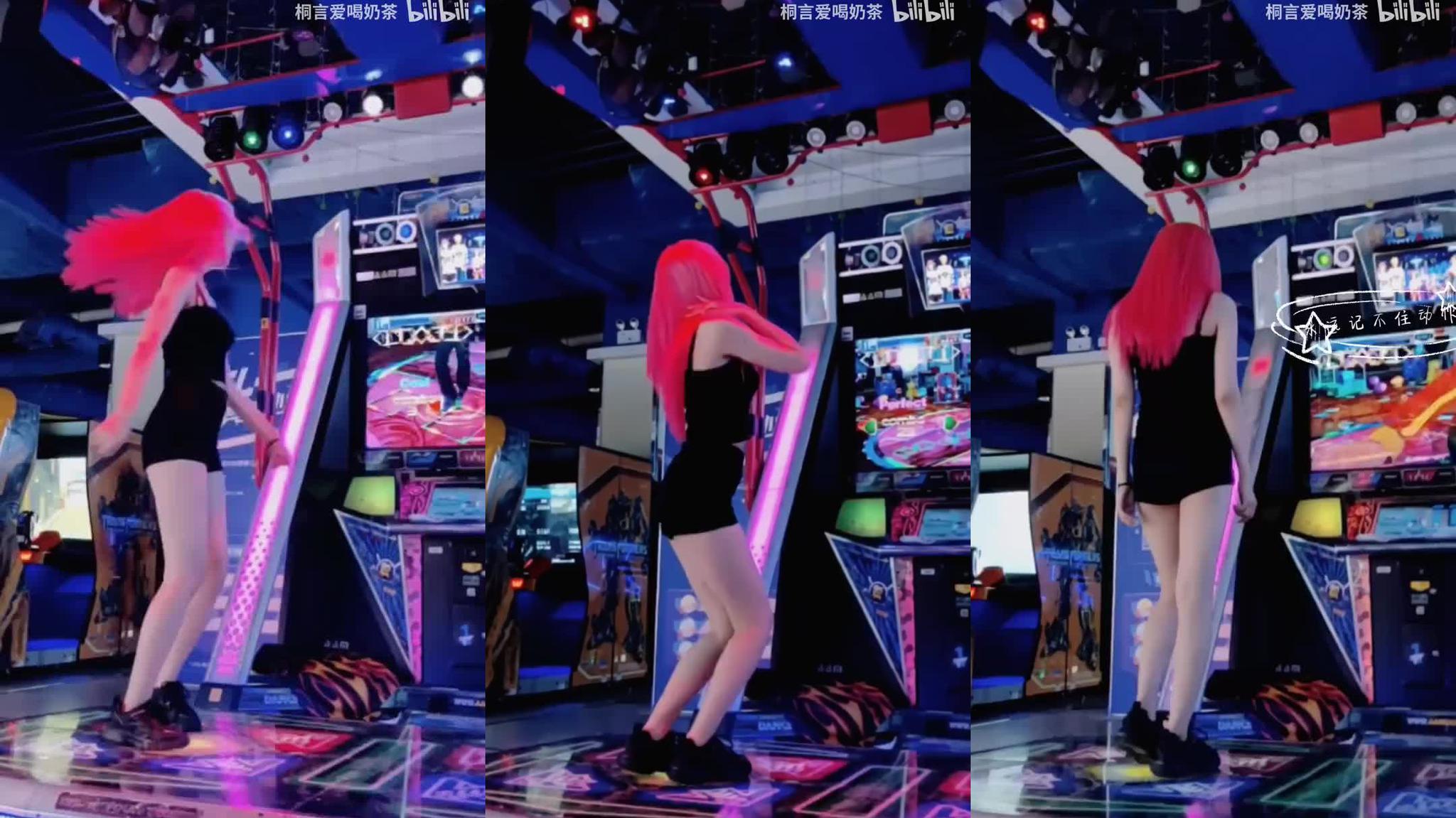 35岁大叔玩跳舞机全场嘉宾一脸震惊竟然比女生还要媚