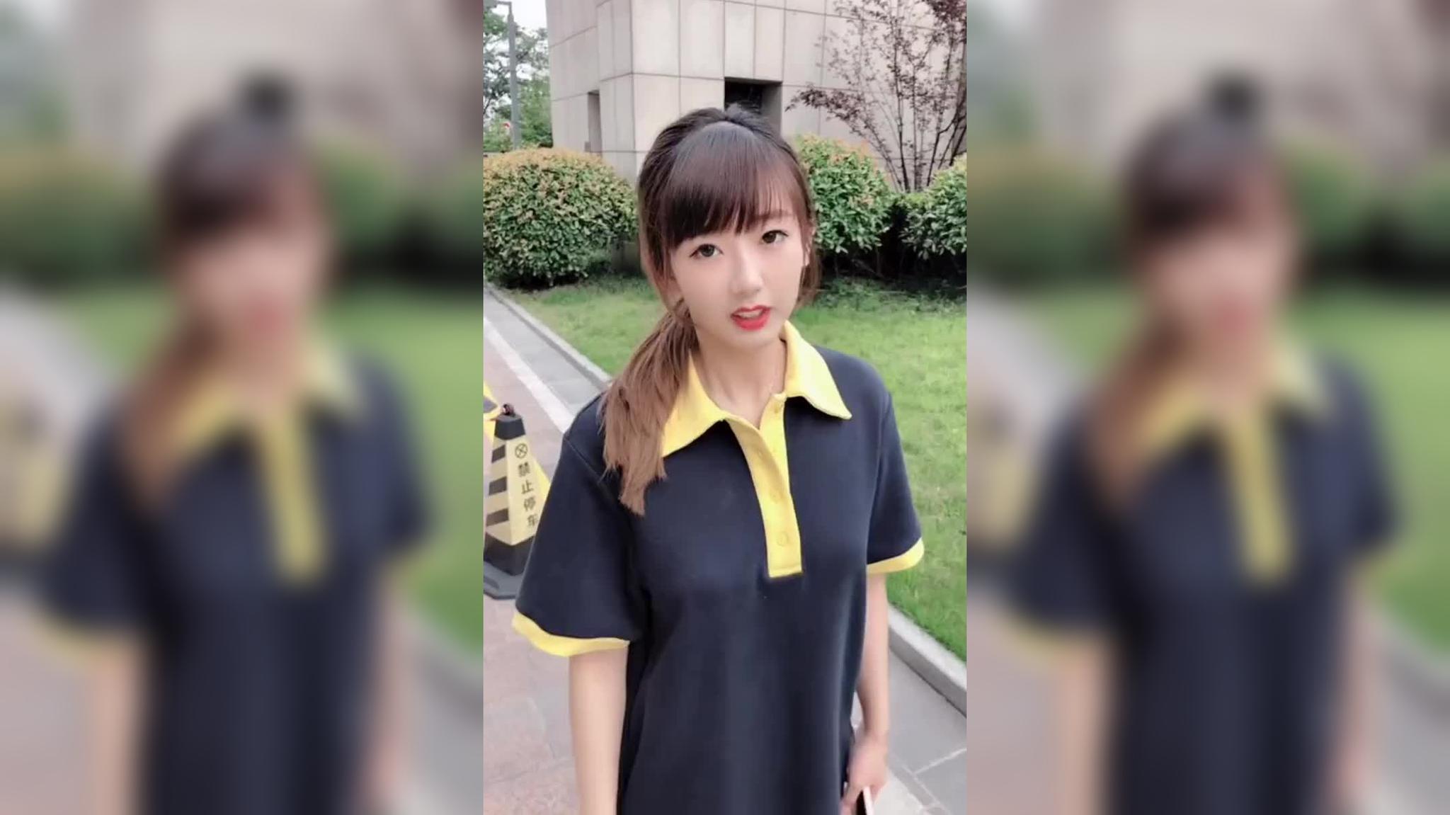 陈艳梅的露背开叉大长裙赢了啊