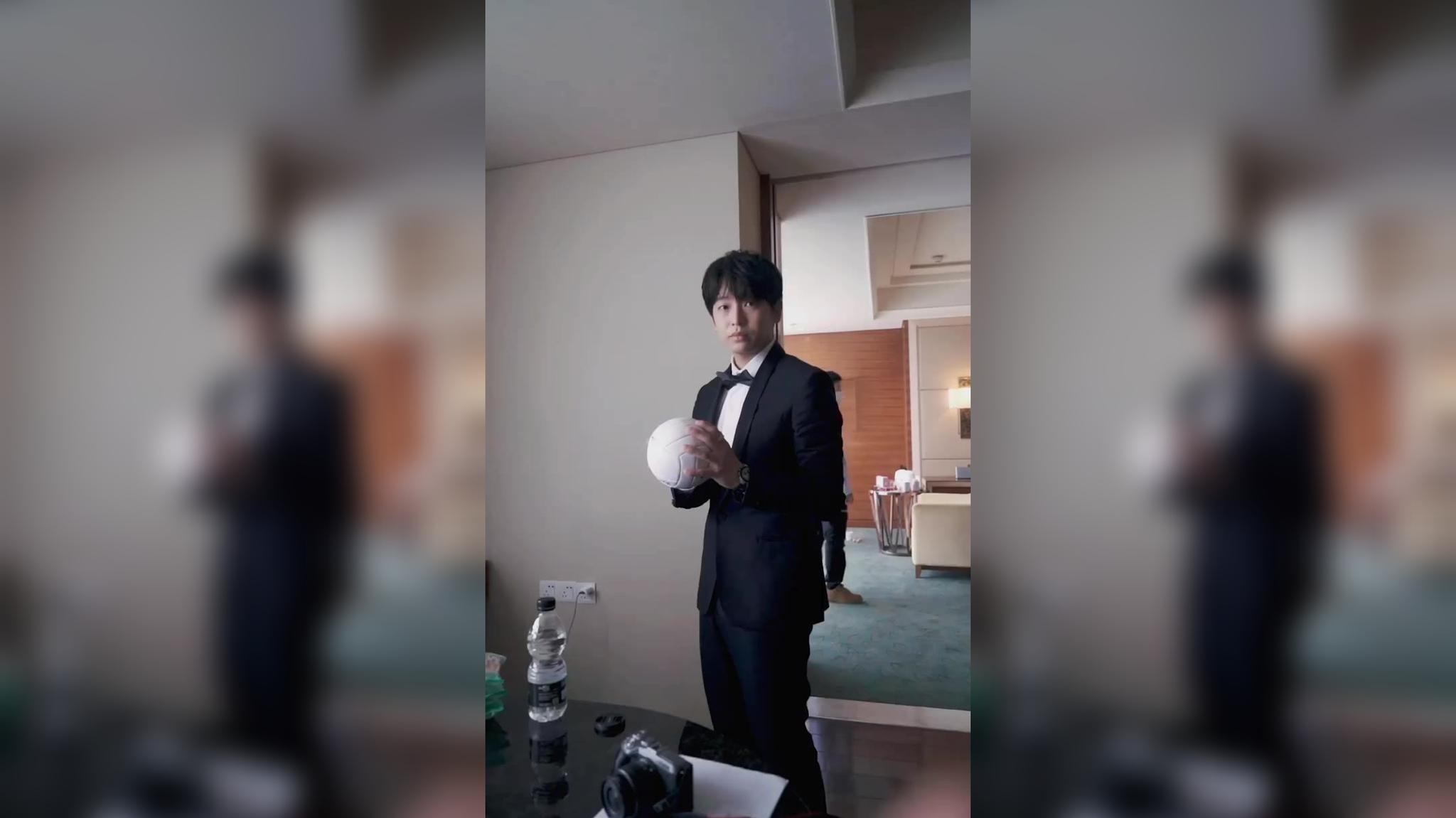 来,和小室一起喊 他是谁:彭彭@彭昱畅 !