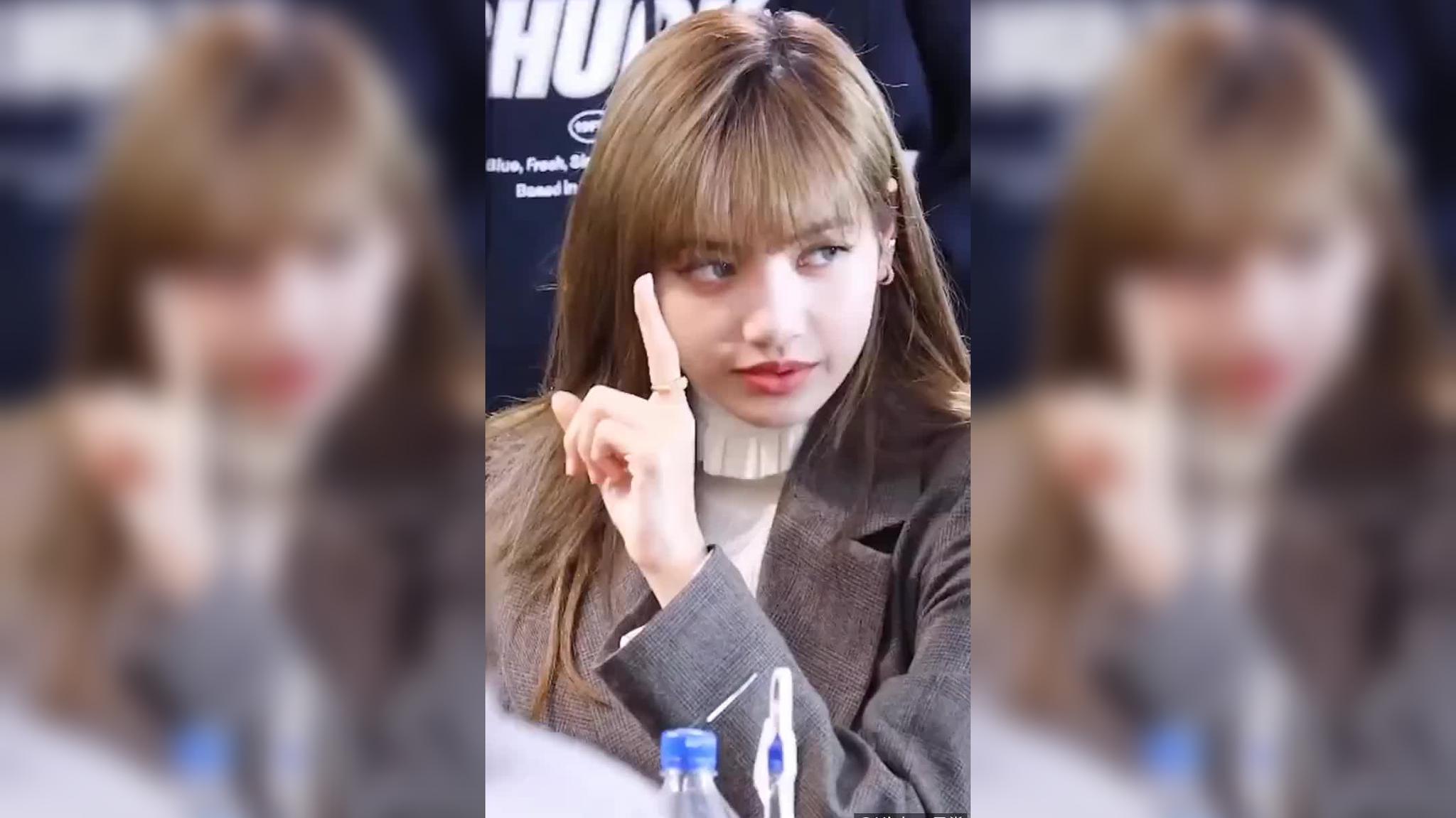 lisa,装高冷没有成功,这辈子不可能高冷