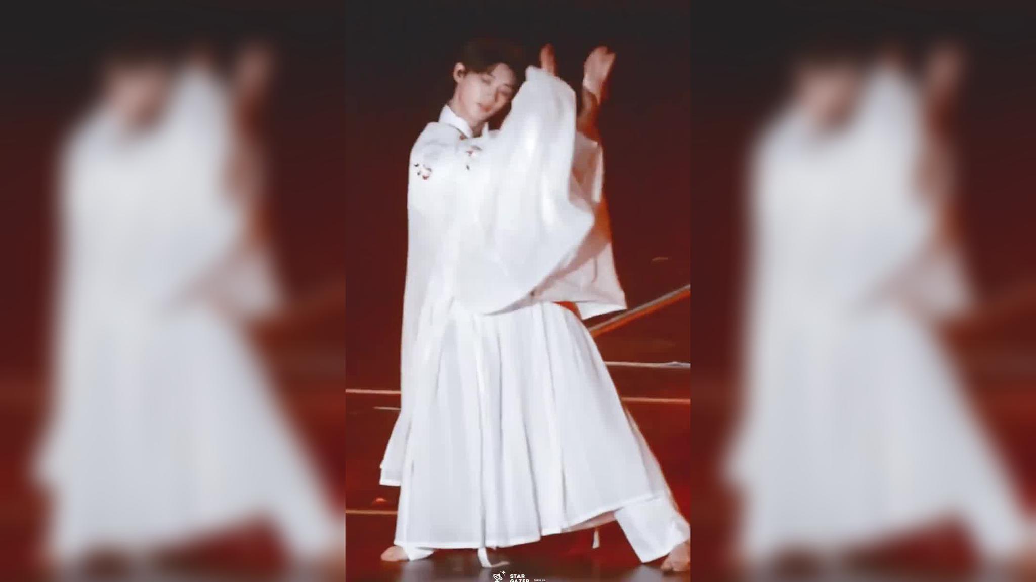 张靓颖的一首成名曲《画心》,唱的太走心,百听不厌!