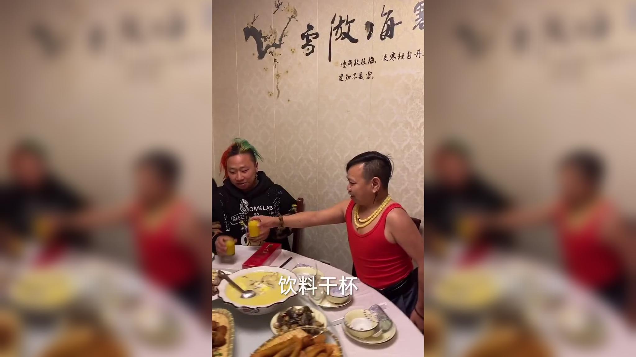 来自香港的陈总加入云南f4后吃的第一顿大餐