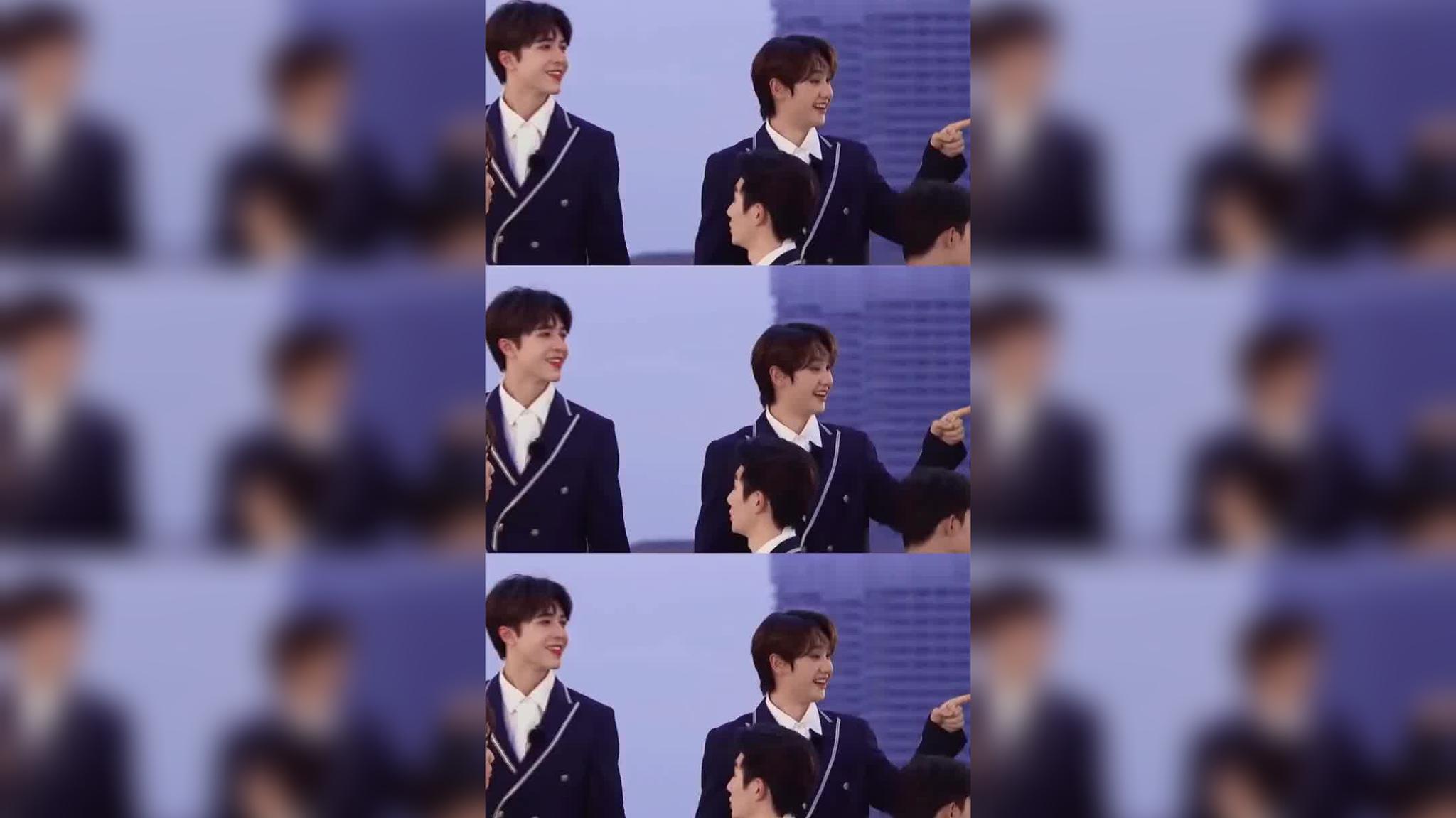 刘宇翻跟头把鞋提到了力丸怀里哈哈哈哈哈哈哈!