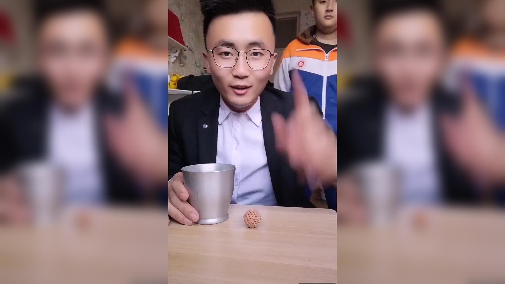 刘谦把碎纸条变成面条吃了,这个真的吓到我了