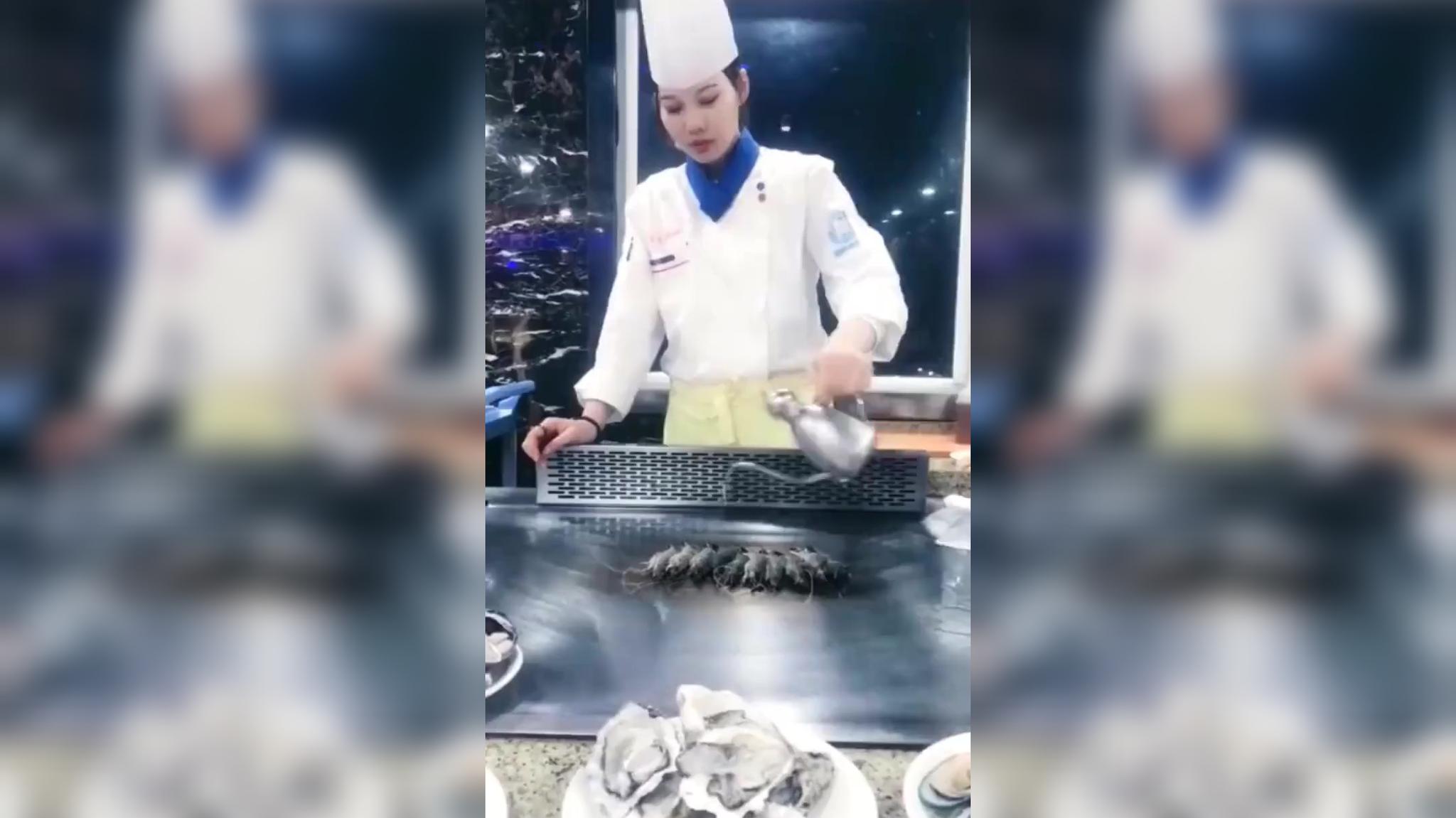 锡荣主动为美黎剥虾引发思清嫉妒瞬间没胃口