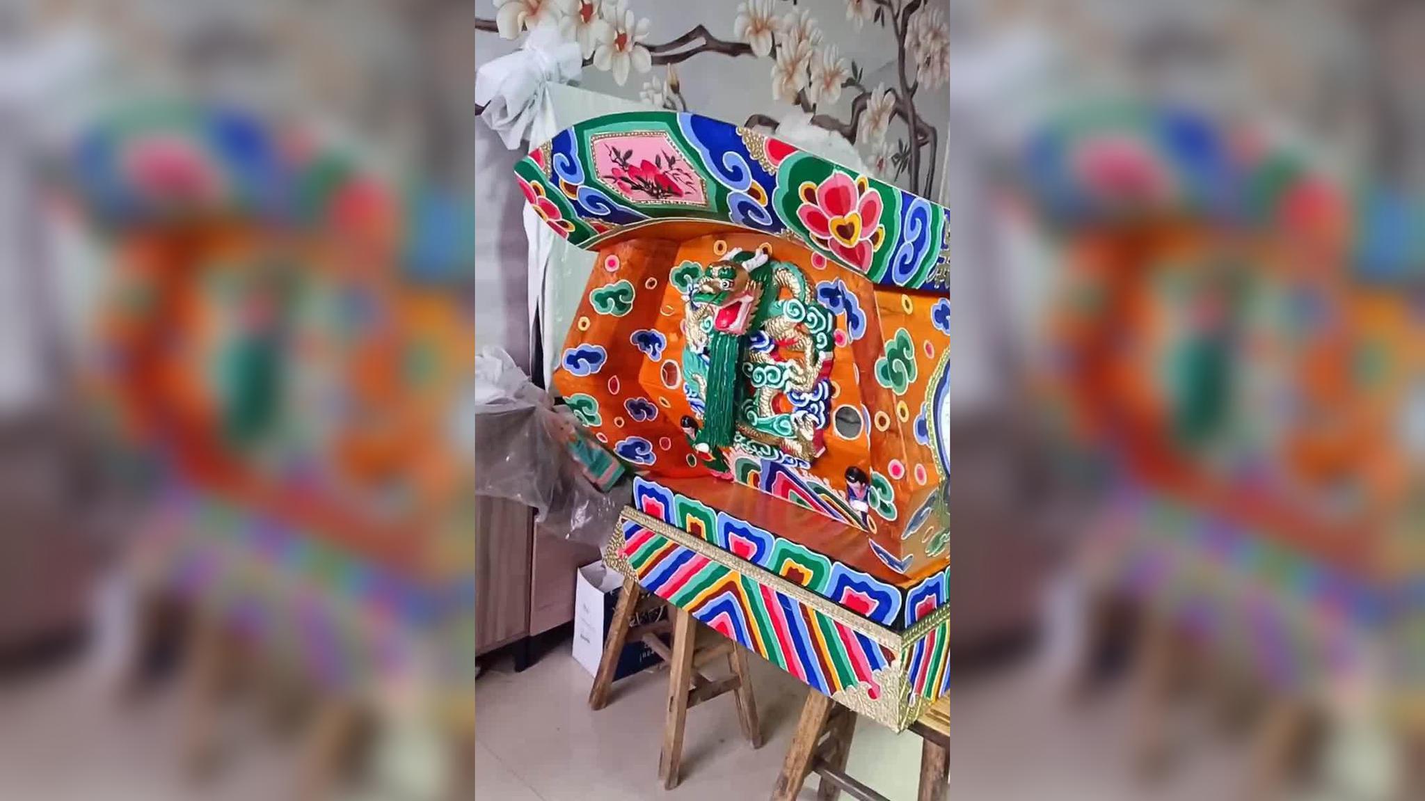 现在很少见的棺材,只有兰州周边山区才可看见