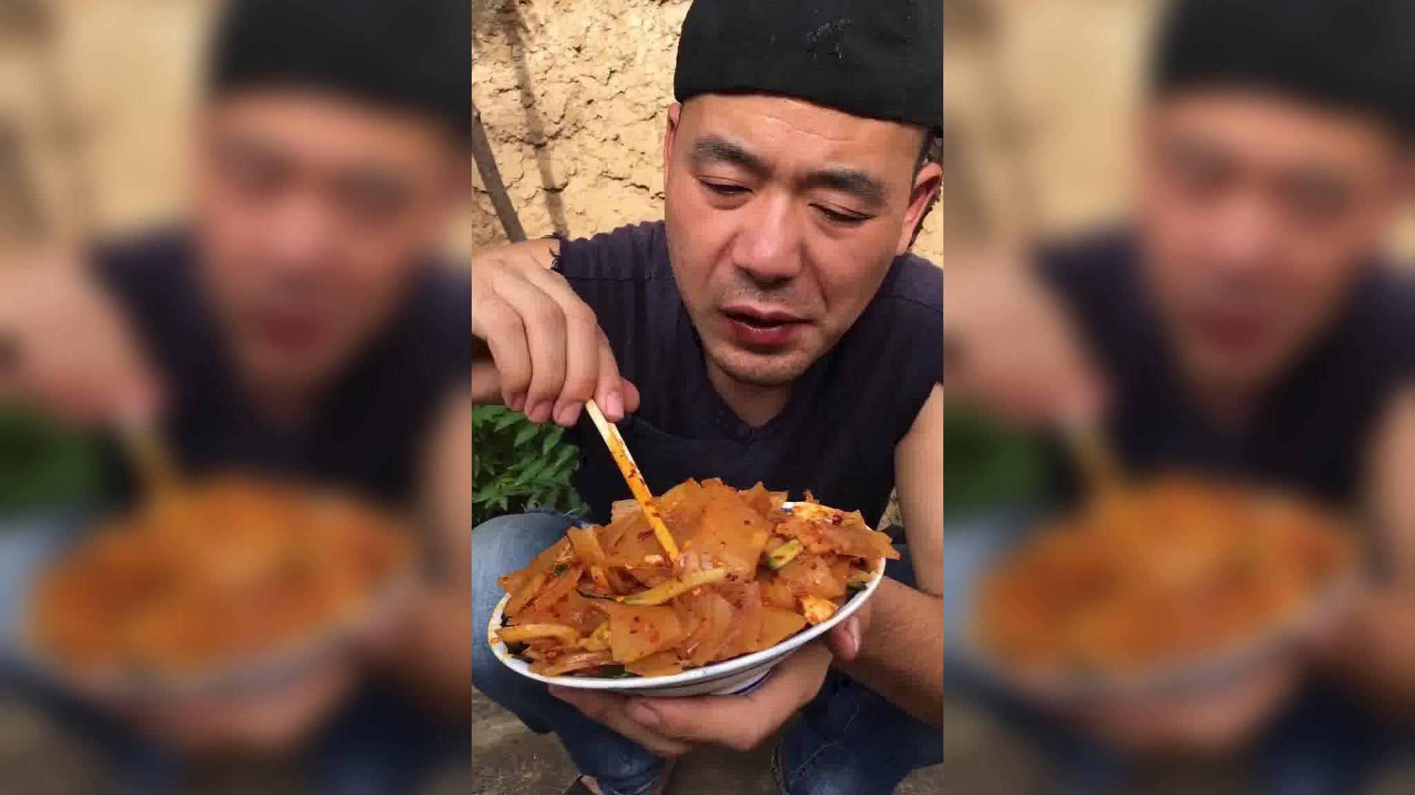 超小厨2个猪肚拌红油,麻辣够味真下饭,三人配上大米饭,真解馋