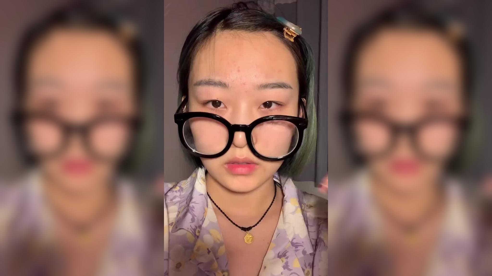 模特全是"眯眯眼"妆容!清华美院毕设作品发布会引质疑