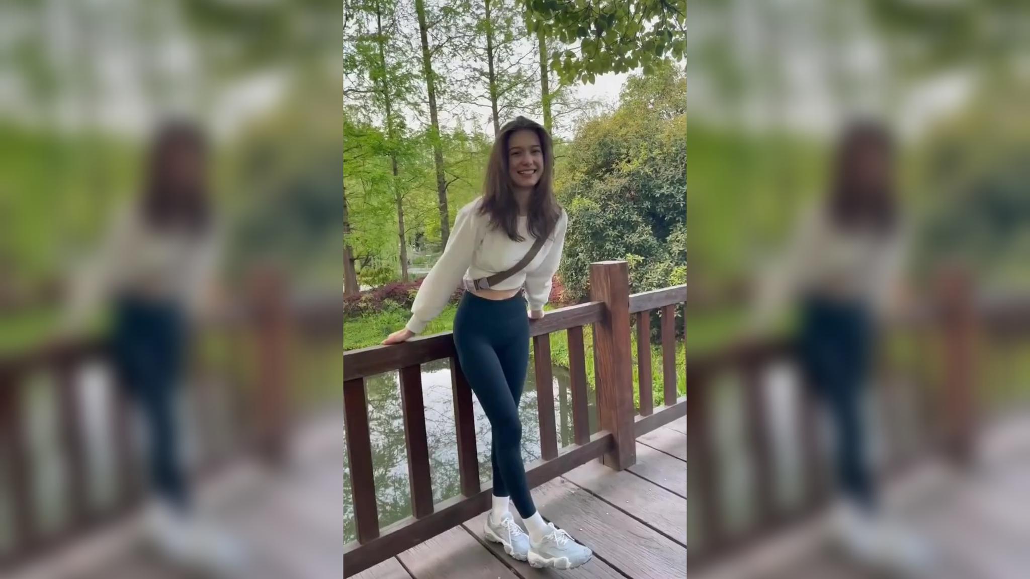俄罗斯再亮新视频:俄方发出警告后,舰炮连续三次开火