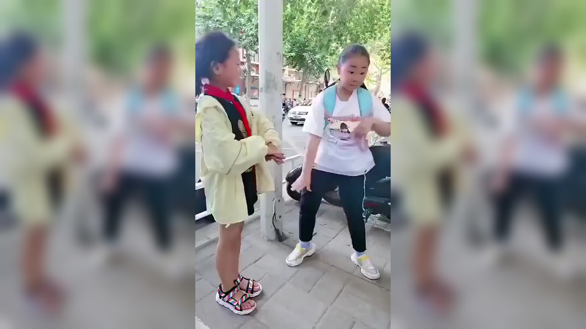 千里雷声万里闪:李掏心躲在牲畜棚不敢出去,派秀来去试探季鹰天