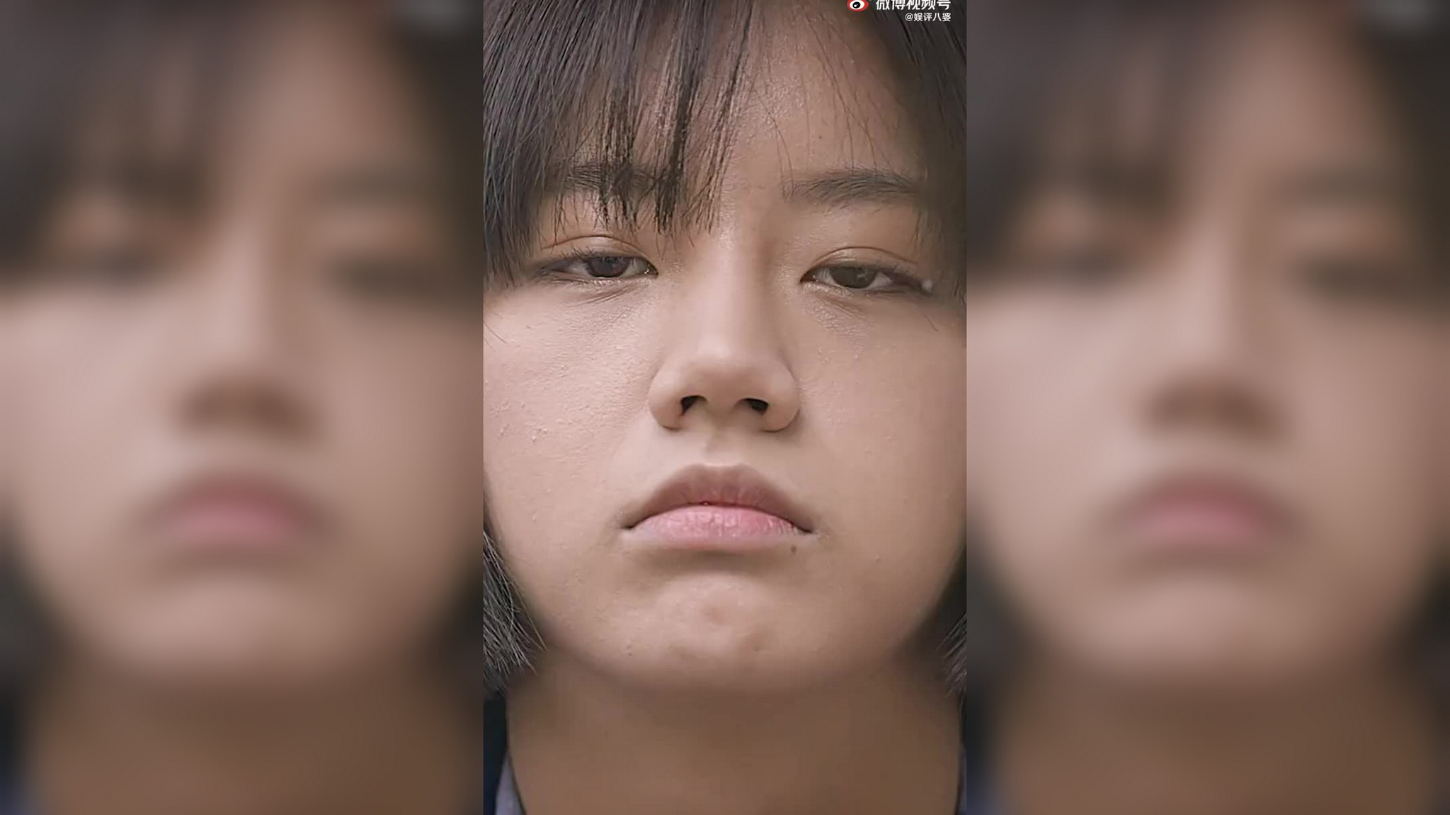 搞笑一家人2:弟弟看书太认真,拿起白醋就一口闷,姐姐一脸无语