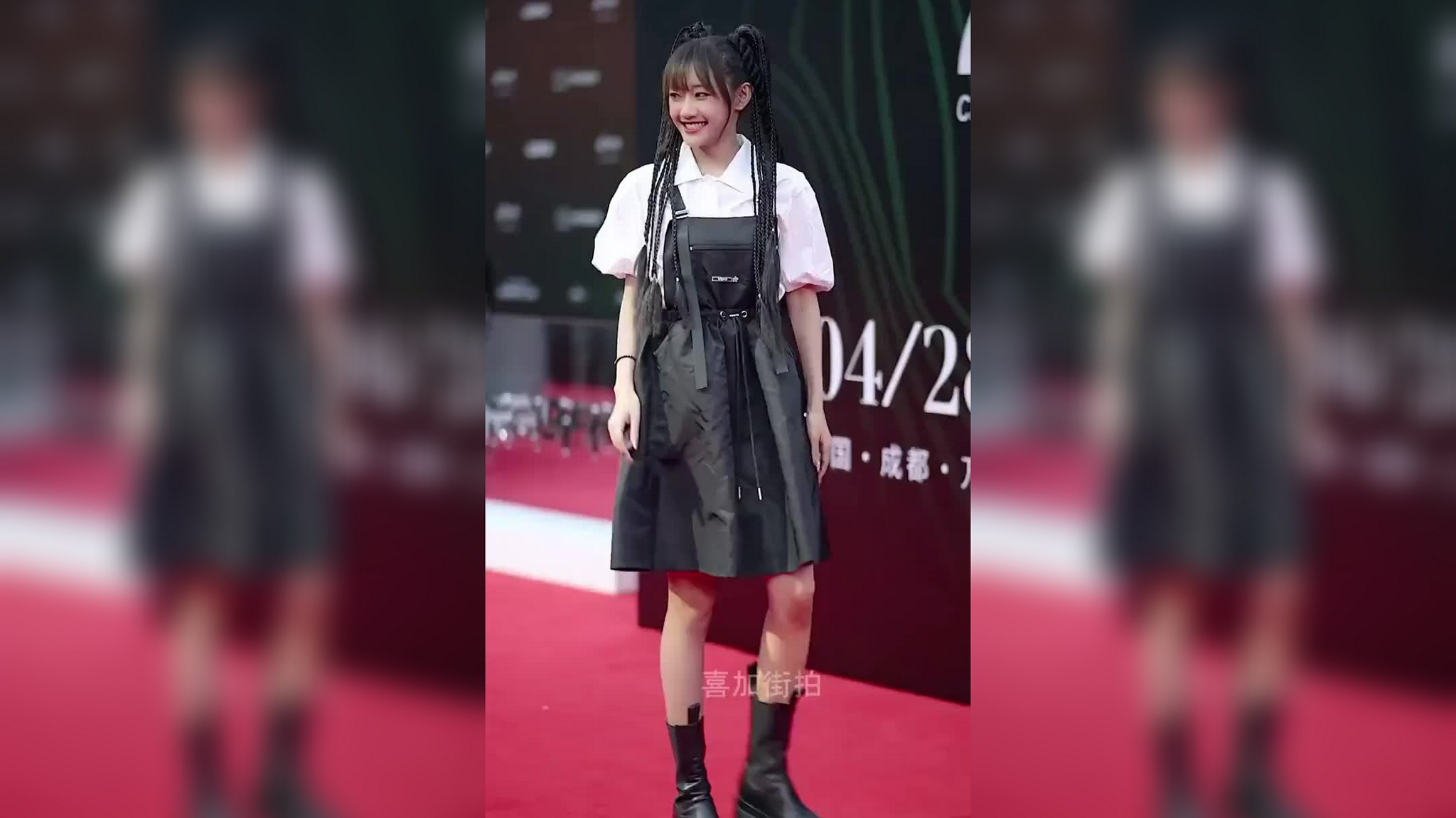 云南小殿下,靠扮丑成百万网红,表演太魔性网友们抢着要娶她为妻