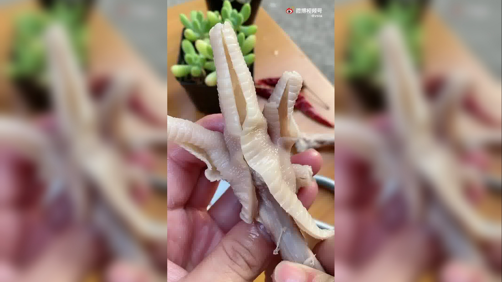 网红柠檬酸辣无骨鸡爪的去骨方法